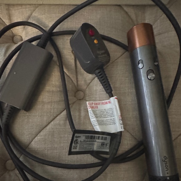 Dyson Multi-Styler Wand Hair dryer - Picture 4 of 8